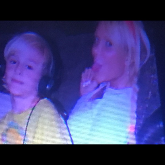 HAPPY POSHING TO EVERYONE!!! - Picture 9 of 17